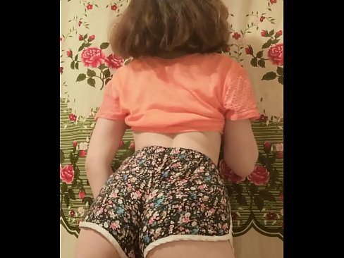 ❤️ Seksikäs nuori beibi riisuu shortsinsa kameran edessä ❤❌ Laadukas seksi at us
