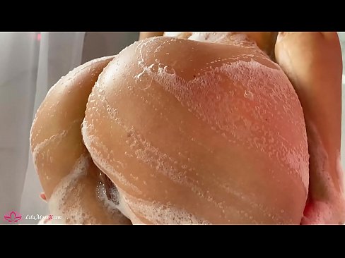 ❤️ Brunette masturboi pillua vibraattorilla intensiiviseen orgasmiin suihkussa ❤❌ Laadukas seksi at us